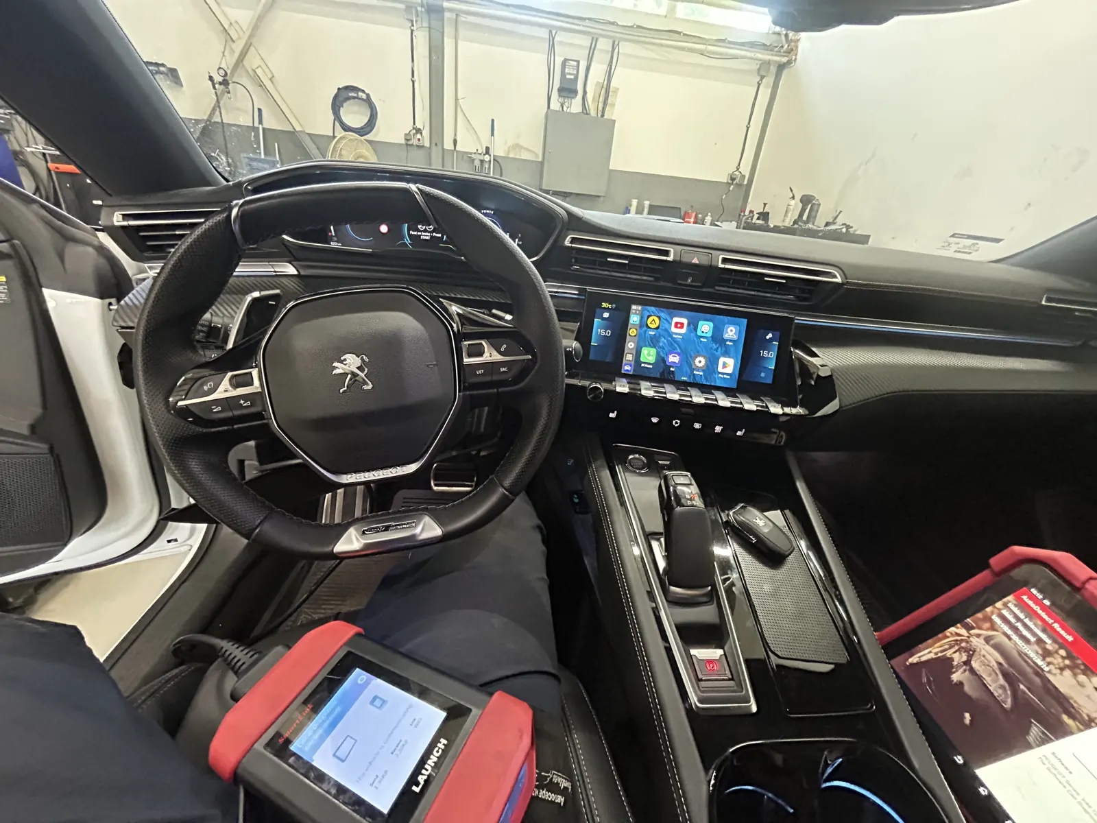 Компютърна диагностика от купето на автомобил
